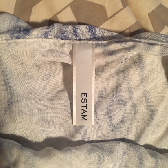 ⭐️SALE Blue/White Patterned Halter Dress w/ Ruffle - Picture 4 of 6